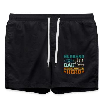 Mari papa acupuncteur héros - Short de bain - noir - Devant - AI Model Male 185 light (185cm)