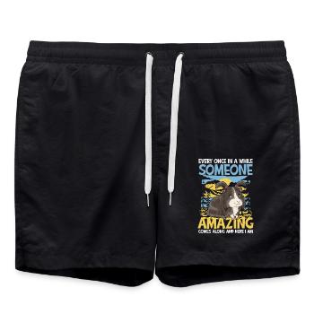 Someone Amazing Comes Along And here I Am - Badeshorts - Schwarz - Vorne - AI Model Male 185 light (185cm)