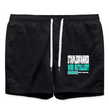 Staplerfahrer wird installiert - Badeshorts - Schwarz - Vorne - AI Model Male 185 light (185cm)