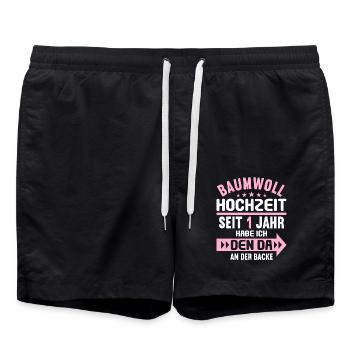 1 verheiratet Baumwoll Hochzeit 1.Hochzeitstag - Badeshorts - Schwarz - Vorne - AI Model Male 185 light (185cm)