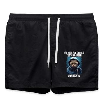Hab mich auf Geduld testen lassen war bin negativ - Badeshorts - Schwarz - Vorne - AI Model Male 185 light (185cm)