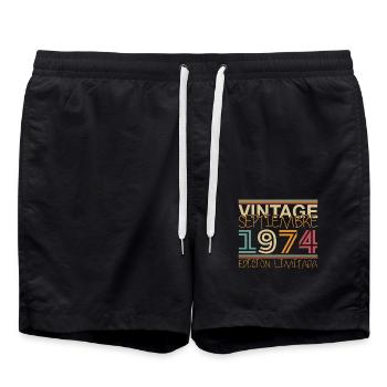 Septembre 1974 Vintage Rétro Cadeau d’anniversaire - Short de bain - noir - Devant - AI Model Male 185 light (185cm)