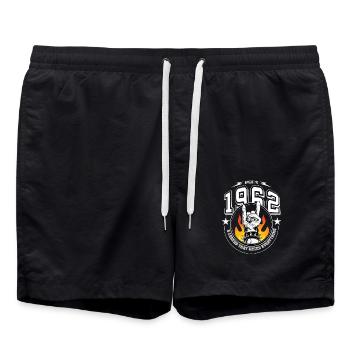 1962 Geburtstag, rockt alles - Badeshorts - Schwarz - Vorne - AI Model Male 185 light (185cm)