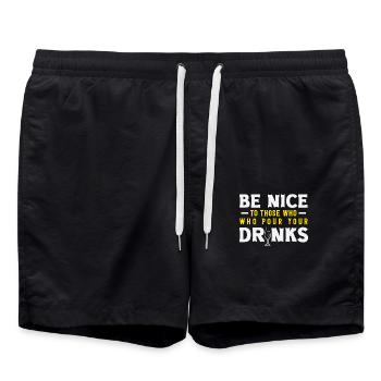 Sei Nett Zu Denen Die Deine Drinks Einschenken - Badeshorts - Schwarz - Vorne - AI Model Male 185 light (185cm)