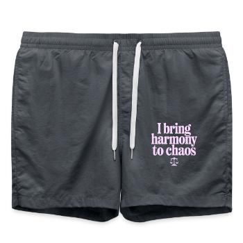 J’apporte l’harmonie au chaos - Personnage Balance - Short de bain - charbon - Devant - AI Model Male 185 light (185cm)