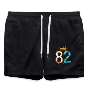 82 Zahl Krone - Badeshorts - Schwarz - Vorne - AI Model Male 185 light (185cm)