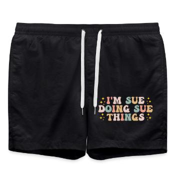 I'm Sue Doing Sue Things - Funny Saying - Short de bain - noir - Devant - AI Model Male 185 light (185cm)