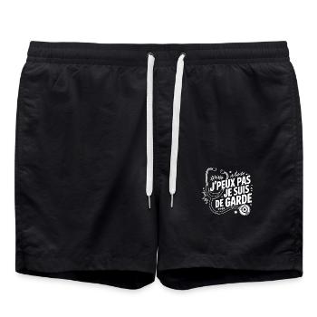 T-Shirt Ich kann nicht, ich bin auf Abruf - Badeshorts - Schwarz - Vorne - AI Model Male 185 light (185cm)