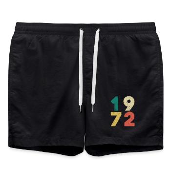 Jahrgang 1972 Retro Vintage - Badeshorts - Schwarz - Vorne - AI Model Male 185 light (185cm)