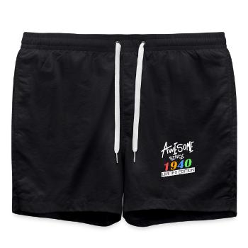 1940 - Jahrgang 1940 - Fantastisch seit 1940 - Badeshorts - Schwarz - Vorne - AI Model Male 185 light (185cm)