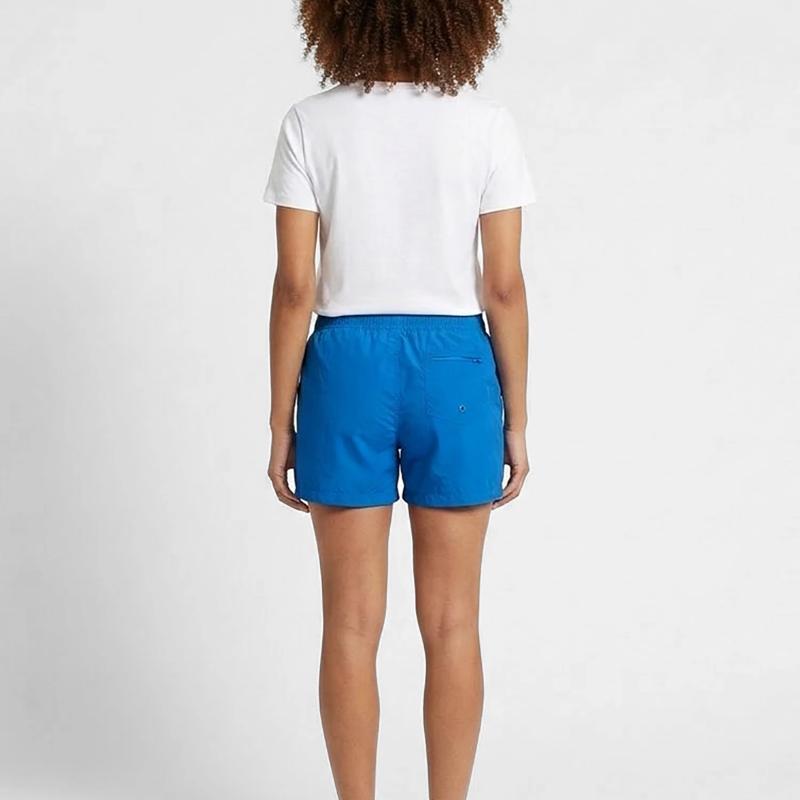 Visual Merchandiser multi tasking problem solving Badeshorts