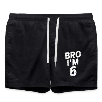 Frère, j’ai 6 ans – Design d’anniversaire cool - Short de bain - noir - Devant - AI Model Male 185 light (185cm)