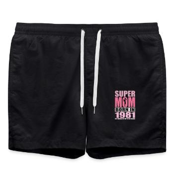Mama Geburtstag 1981 | Super Mom - Badeshorts - Schwarz - Vorne - AI Model Male 185 light (185cm)