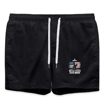 Battle Tested Faith Driven Soldat Hund Flagge - Badeshorts - Schwarz - Vorne - AI Model Male 185 light (185cm)