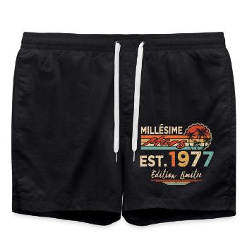 Millésime Né(e) Mars 1977 Cadeau Anniversaire - Short de bain - noir - Devant - AI Model Male 185 light (185cm)