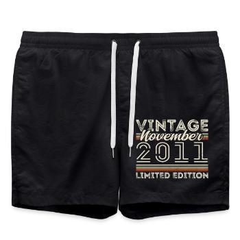 Millésime Novembre 2011 Anniversaire Novembre 2011 - Short de bain - noir - Devant - AI Model Male 185 light (185cm)