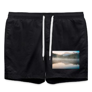 Brouillard matinal au bord du lac calme - Short de bain - noir - Devant - AI Model Male 185 light (185cm)