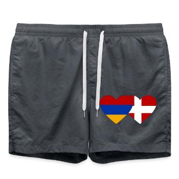 Arménie Danemark Drapeau Coeur - Short de bain - charbon - Devant - AI Model Male 185 light (185cm)