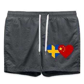 Suède Drapeau du cœur de la Chine - Short de bain - charbon - Devant - AI Model Male 185 light (185cm)