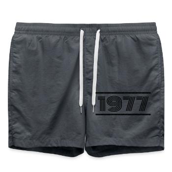 1977 Jahrgang 1977 48. Jubiläum 1977 Retro 1977 - Badeshorts - Anthrazit - Vorne - AI Model Male 185 light (185cm)
