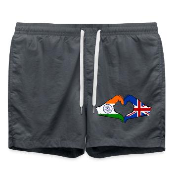 Indien Grossbritanien Flagge Hände Herzform - Badeshorts - Anthrazit - Vorne - AI Model Male 185 light (185cm)