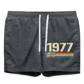 Vintage 1977 Anniversaire Rétro - Né en 1977 - Short de bain - charbon - Devant - AI Model Male 185 light (185cm)