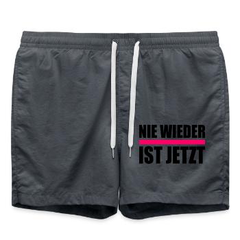 Nie wieder ist jetzt - Badeshorts - Anthrazit - Vorne - AI Model Male 185 light (185cm)