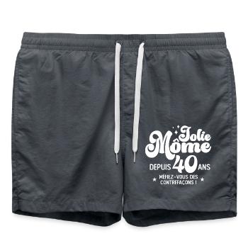 Cadeau Femme anniversaire 40 ans jolie mome - Short de bain - charbon - Devant - AI Model Male 185 light (185cm)
