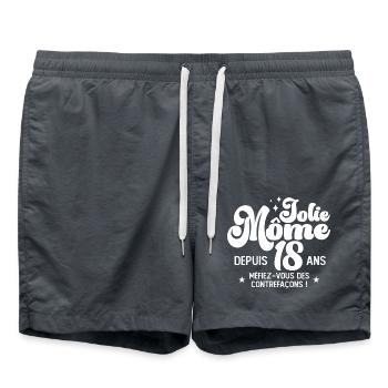 Cadeau Femme anniversaire 18 ans jolie mome - Short de bain - charbon - Devant - AI Model Male 185 light (185cm)