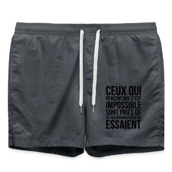 Diejenigen, die denken, dass es unmöglich ist... - Badeshorts - Anthrazit - Vorne - AI Model Male 185 light (185cm)