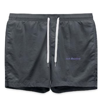 ICH LIEBE DICH. HEILIGER VALENTINSTAG. Junggesellinnenabschied. LIEBE. ICH LIEBE DICH. - Badeshorts - Anthrazit - Vorne - AI Model Male 185 light (185cm)