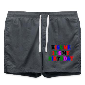 kiss me it's my birthday - Short de bain - charbon - Devant - AI Model Male 185 light (185cm)