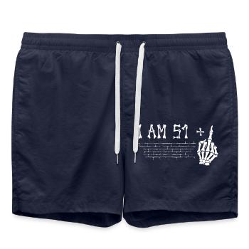 Ich bin 51 plus Mittelfinger - 52. Geburtstag - Badeshorts - French Navy - Vorne - AI Model Male 185 light (185cm)