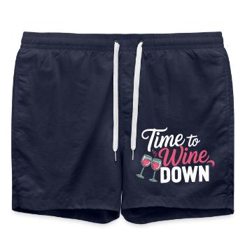 Time to Wine Down – Funny Wine Design - Short de bain - bleu marine - Devant - AI Model Male 185 light (185cm)
