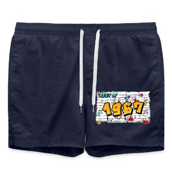 Classic Rebel 1967 Graffiti – 58 Jahre Ikone - Badeshorts - French Navy - Vorne - AI Model Male 185 light (185cm)
