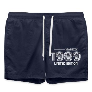 1989 Geburtstagsgeschenk 1989 Geschenkidee - Badeshorts - French Navy - Vorne - AI Model Male 185 light (185cm)
