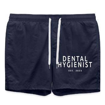 Hygiéniste dentaire Est. 2023 Cadeau de dentiste diplômé - Short de bain - bleu marine - Devant - AI Model Male 185 light (185cm)