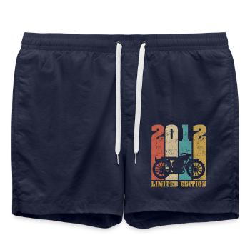 Vintage Motorrad 2012 Retro Geburtstagsgeschenk - Badeshorts - French Navy - Vorne - AI Model Male 185 light (185cm)