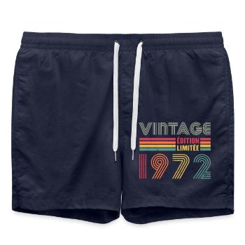 Cadeau Anniversaire année 1972 Vintage rétro - Short de bain - bleu marine - Devant - AI Model Male 185 light (185cm)