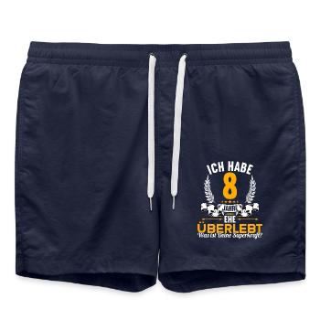Ich habe 8 Jahre Ehe überlebt 8.Hochzeitstag - Badeshorts - French Navy - Vorne - AI Model Male 185 light (185cm)