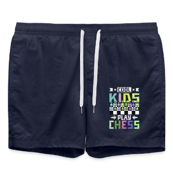 des enfants sympas jouent aux échecs - Short de bain - bleu marine - Devant - AI Model Male 185 light (185cm)
