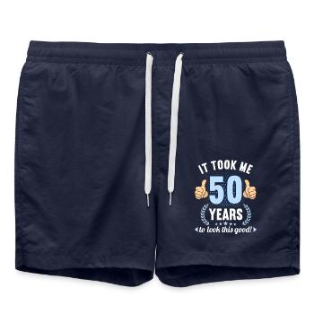 il m’a fallu 50 ans pour avoir l’air de ce bon anniversaire de 50 ans - Short de bain - bleu marine - Devant - AI Model Male 185 light (185cm)