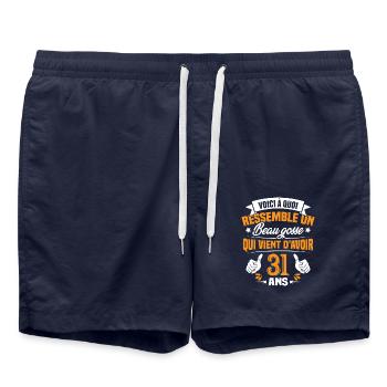 Voici à Quoi Ressemble Un Beau Gosse 31 ans Cadeau - Short de bain - bleu marine - Devant - AI Model Male 185 light (185cm)