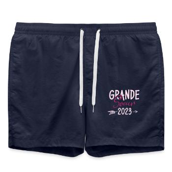 Grande Soeur 2023, Cadeau future soeur - Short de bain - bleu marine - Devant - AI Model Male 185 light (185cm)
