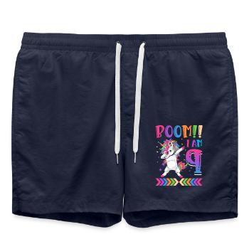 Boom!! Ich Bin 9, Buntes Lustiges Einhorn 9. - Short de bain - bleu marine - Devant - AI Model Male 185 light (185cm)