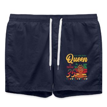 Diese Melaninkönigin Ist Jetzt 35 Jahre Alt, 35 - Badeshorts - French Navy - Vorne - AI Model Male 185 light (185cm)