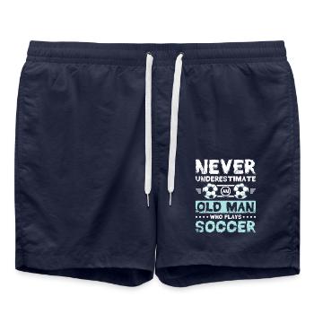 Never underastemate an old man who plays Soccer - Badeshorts - French Navy - Vorne - AI Model Male 185 light (185cm)