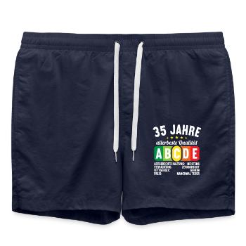 Lebensmittelampel Score 35 Jahre 35 Geburtstag - Badeshorts - French Navy - Vorne - AI Model Male 185 light (185cm)