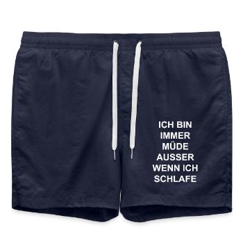 Immer müde außer wenn ich schlafe Spruch - Badeshorts - French Navy - Vorne - AI Model Male 185 light (185cm)