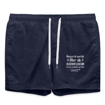 Niemand ist perfekt Altenpflegerin ist nah dran - Badeshorts - French Navy - Vorne - AI Model Male 185 light (185cm)